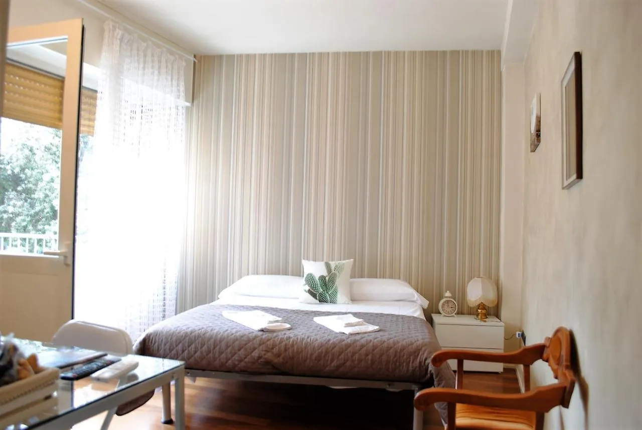 *** Guest house Dreaming Piazza Bra Rooms Verona Italy